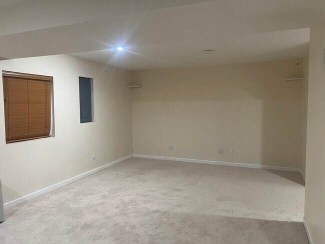 Building Photo - 2059 Orchard Ln