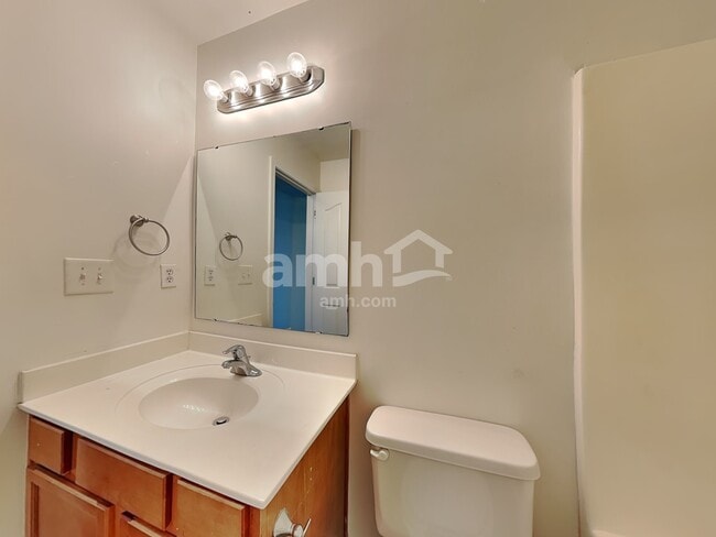 Building Photo - 267 Flanders Dr