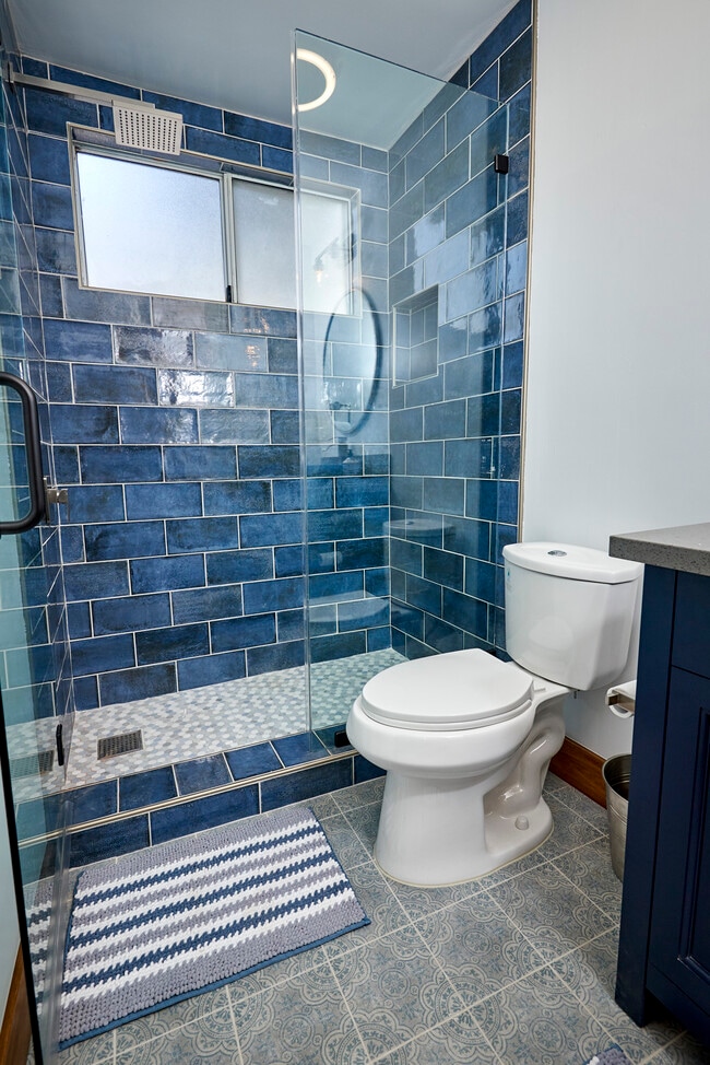 Building Photo - 7080 Via del Mar