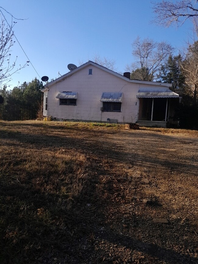 Building Photo - 2 Bedroom 1 Bathroom