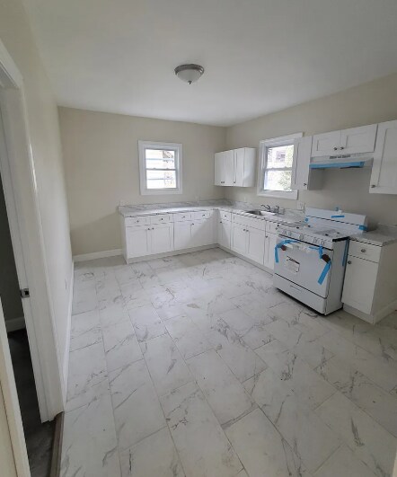 Building Photo - 8 Main St