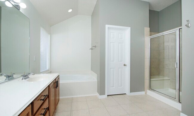 Building Photo - 2802 Parkeston Dr