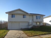 Building Photo - Charming 4-Bedroom Home in Northwest Lincoln