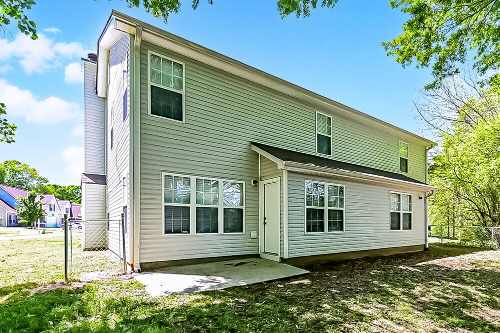 Building Photo - 216 Rivergate Ct