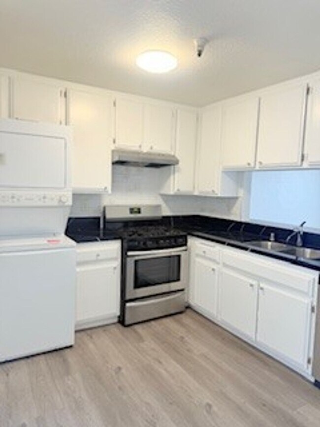 Building Photo - 11431 Cedar Avenue