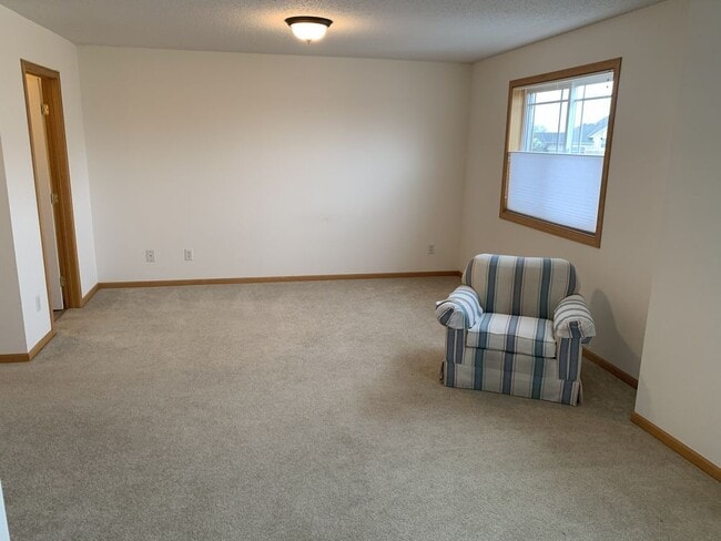 Building Photo - 551 French Ln