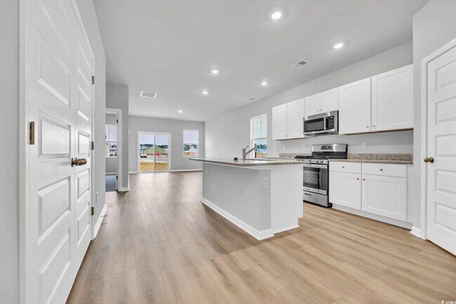 Building Photo - 2087 Victory Wy