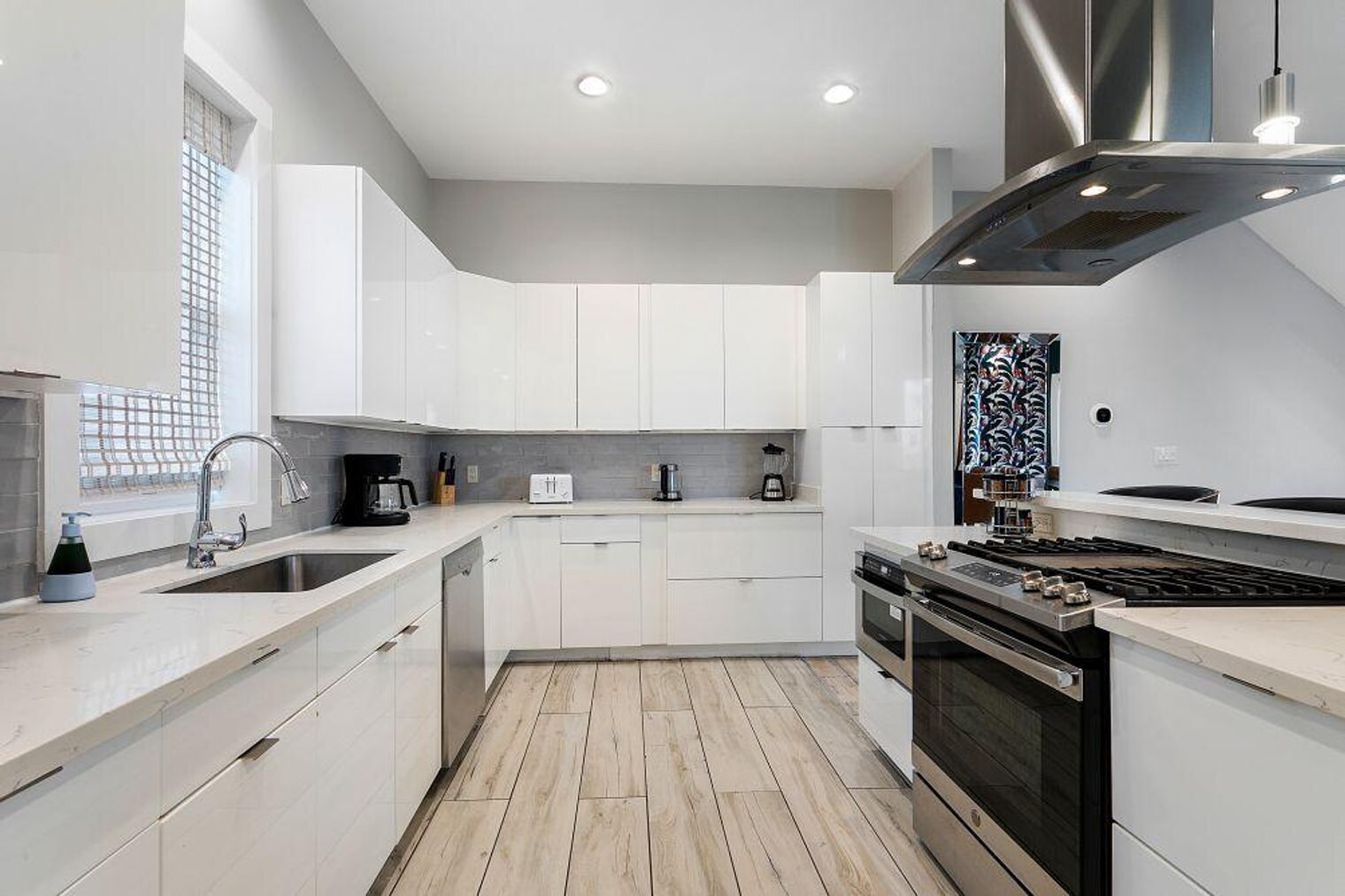 Building Photo - 3737 Bienville Ave