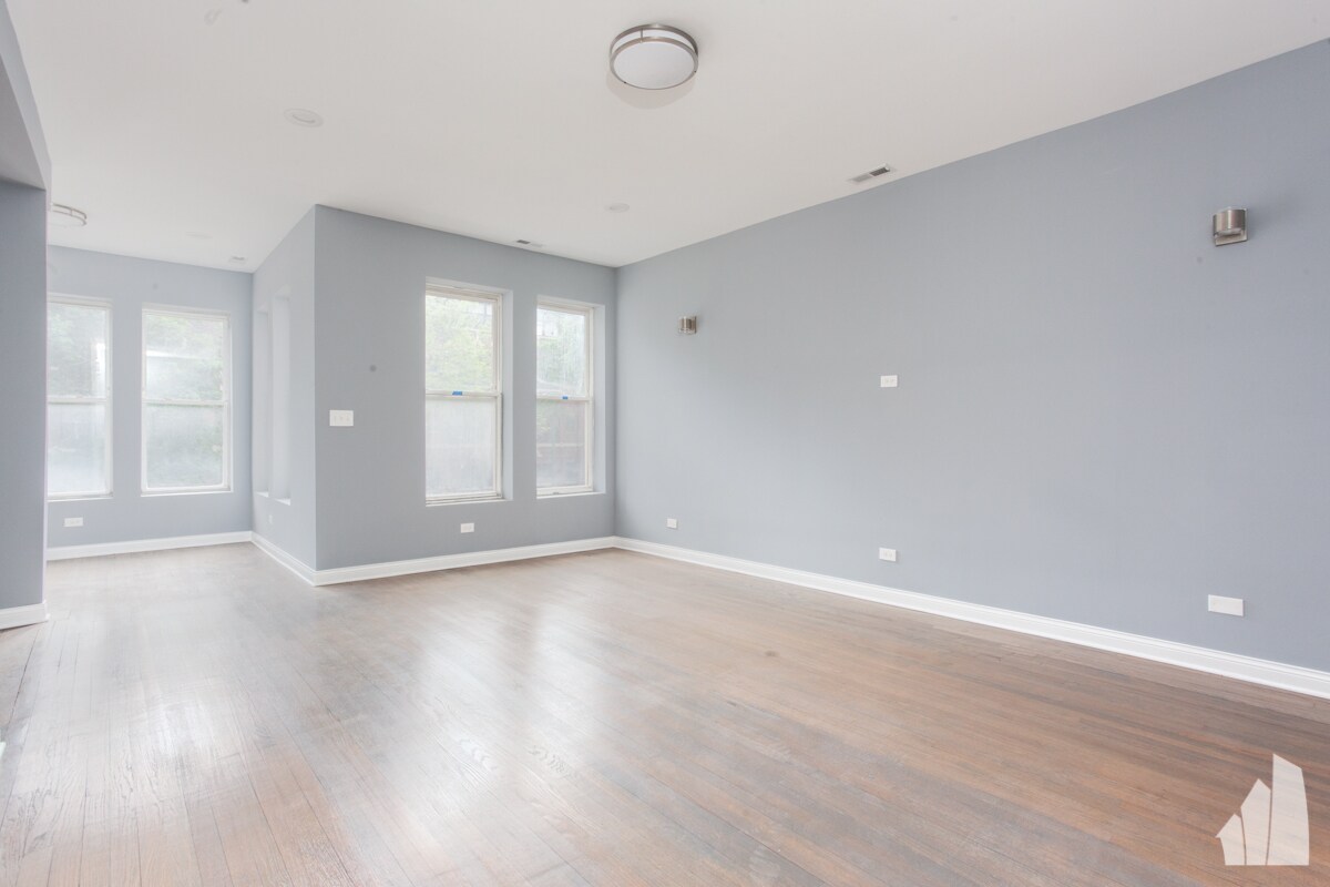 Building Photo - 5130 S Greenwood Ave
