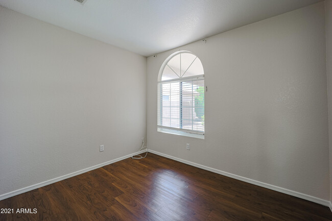 Building Photo - 4807 W Ponderosa Ln