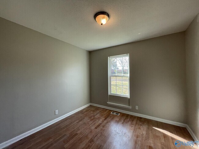 Building Photo - 4002 Offutt Ct NW