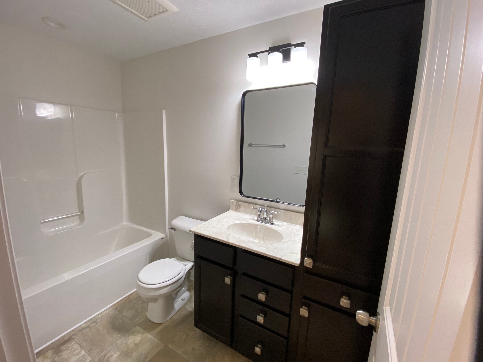 Building Photo - 6405 Autumn Valley Trce