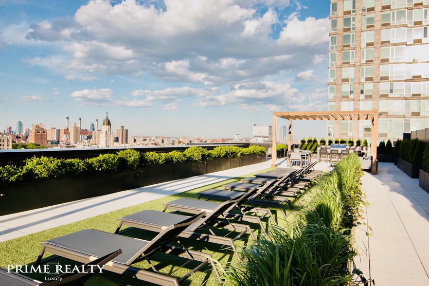 Building Photo - 196 Orchard St