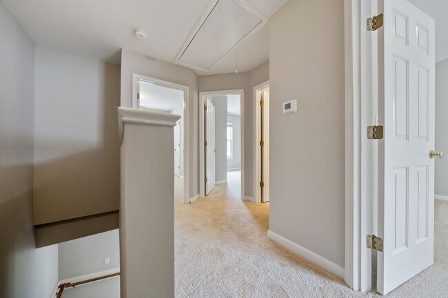 Building Photo - Available Early June! Renovated 3 bedroom 2.5 bath End Unit in NE Raleigh