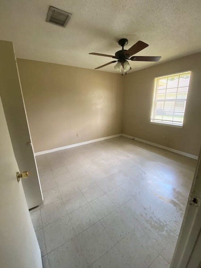 Building Photo - 3 Bed 2 Bath Home for Rent