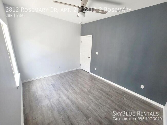 Building Photo - 2812 Rosemary Dr