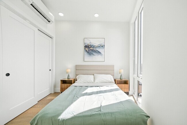 Building Photo - 38 Hichborn St