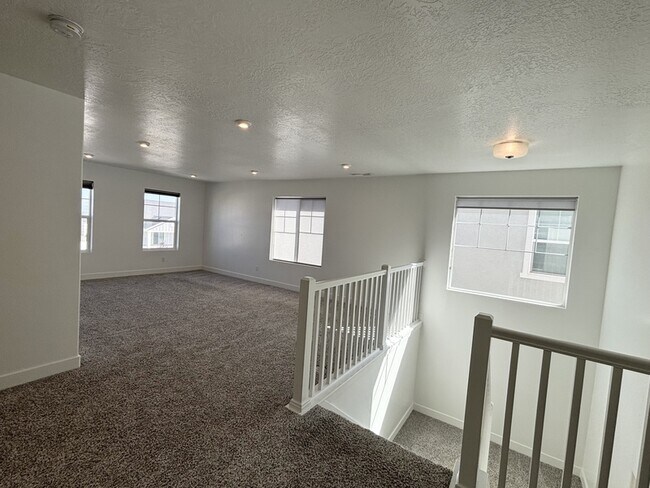 Building Photo - 6086 W Esker Terrace Ln