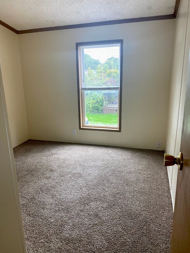 Building Photo - 4030 Deziel Ct