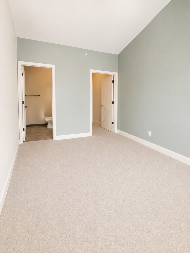 Building Photo - 6800 N Spurwing Loop