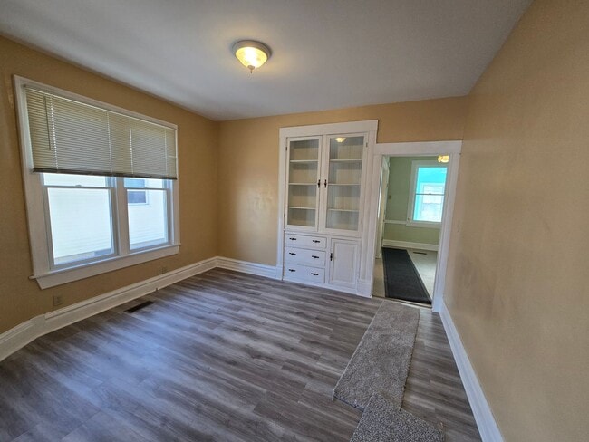 Building Photo - Gerald Johnson