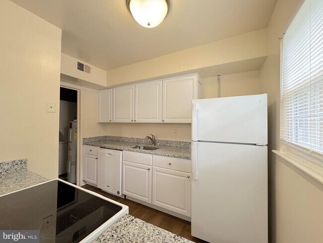 Building Photo - 9642 Hagel Cir