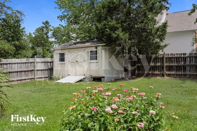 Building Photo - 3900 Gisbourne Dr