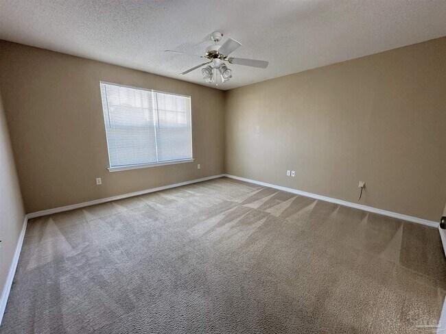 Building Photo - 2028 Coral Reef Rd