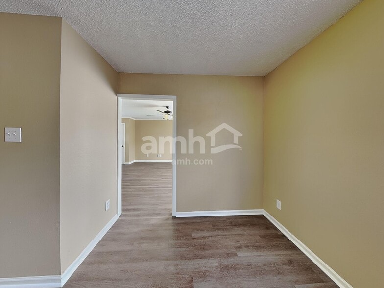 Building Photo - 2343 Summerwood Ln