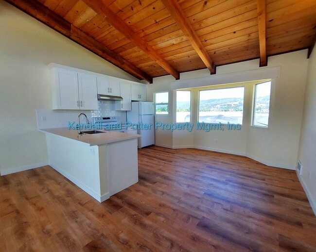Building Photo - East Lake Ranch, LLC