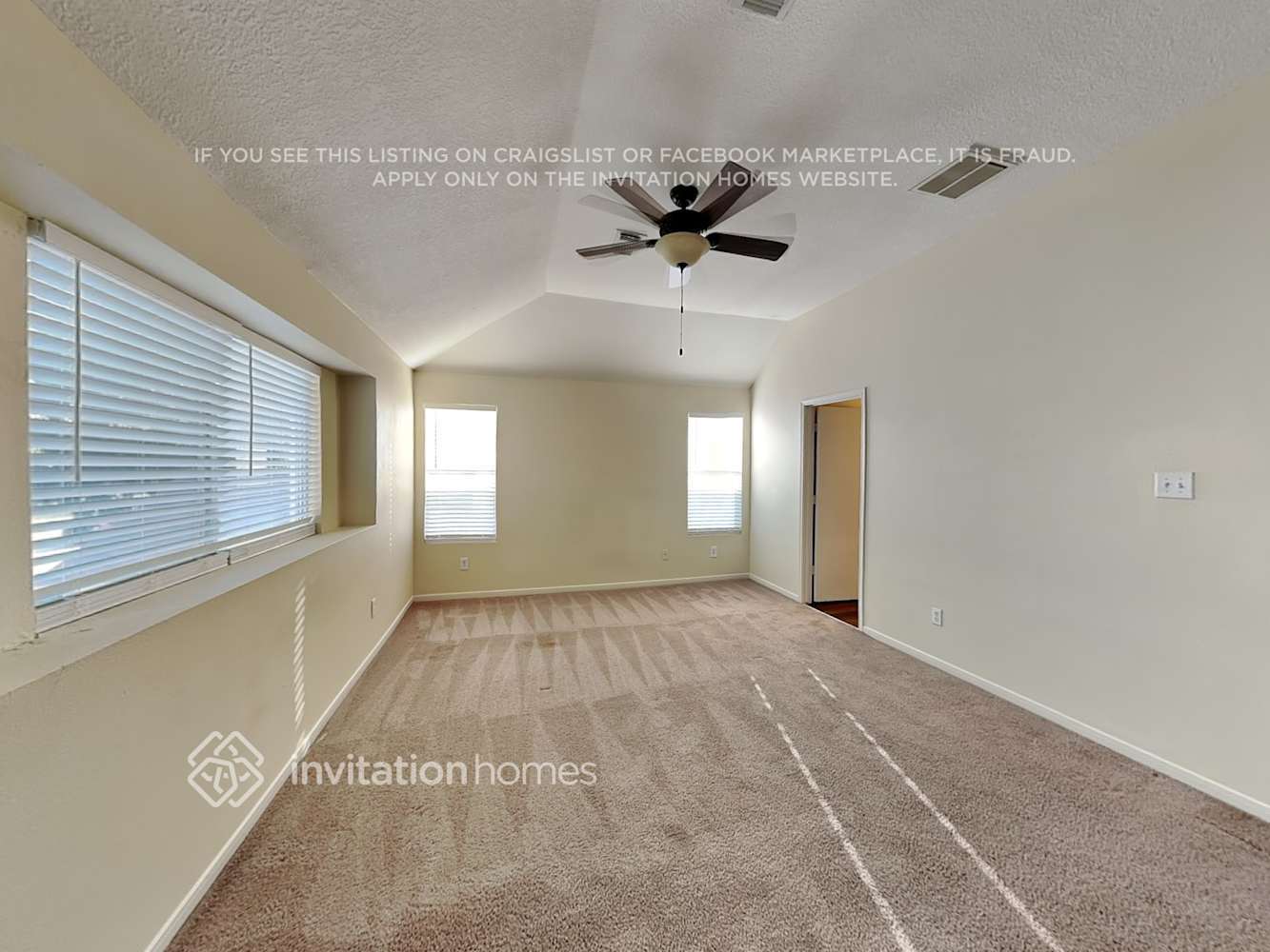 Building Photo - 1818 Day Lily Way