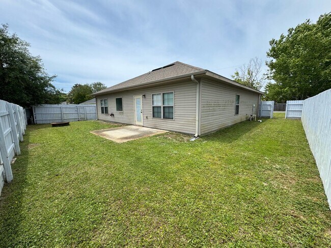 Building Photo - 41 Cactus Rd