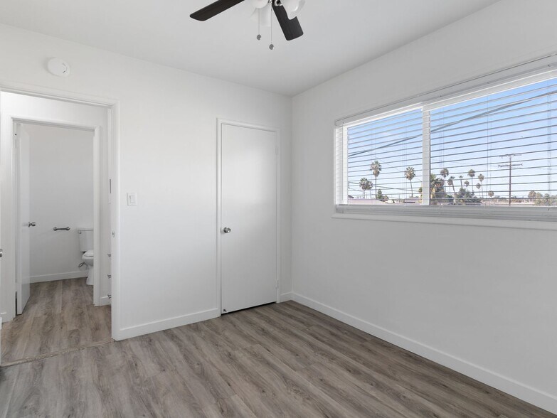 Building Photo - 1577 Pine Ave