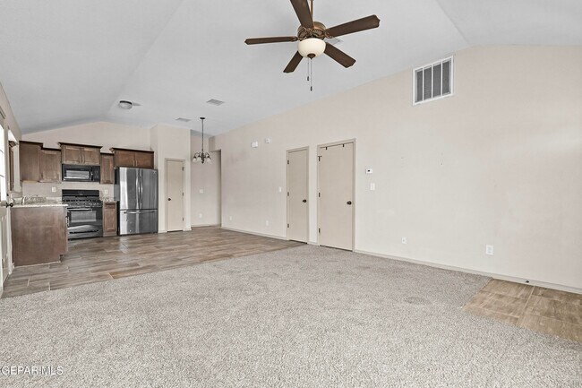 Building Photo - 11629 Flor Achillea