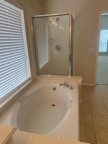 Building Photo - 2004 Golden Oak Dr