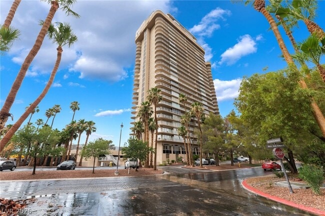 Building Photo - 3111 Bel Air Dr