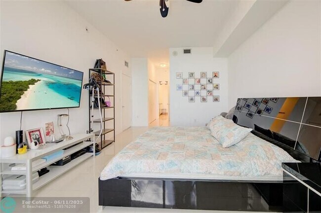 Building Photo - 7901 Hispanola Ave