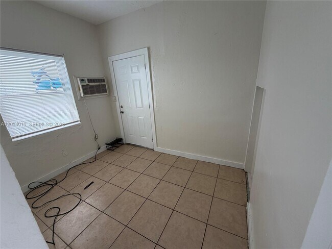 Building Photo - 1579 NW 68th St