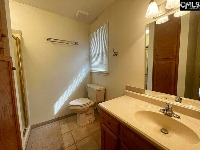 Building Photo - 305 Willowood Pkwy