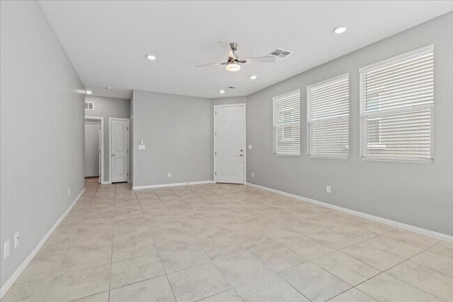 Building Photo - Beautiful Single-Story Home next to Summer...