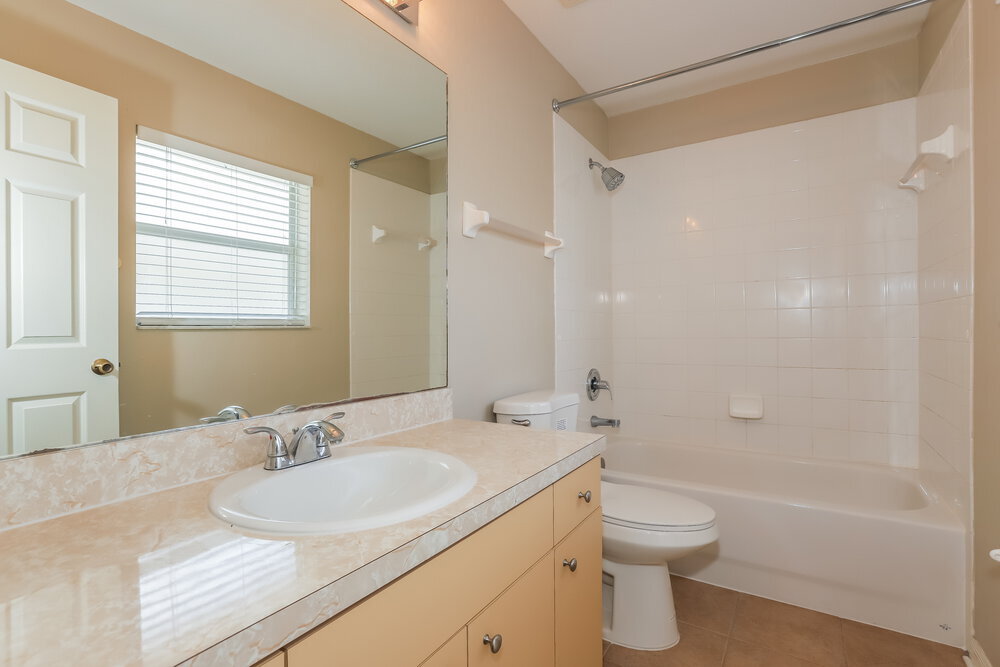 Building Photo - 10326 Summerview Cir