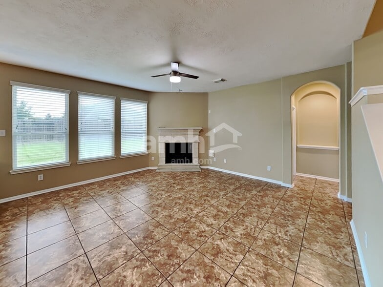 Building Photo - 5718 Emerald Brook Ln