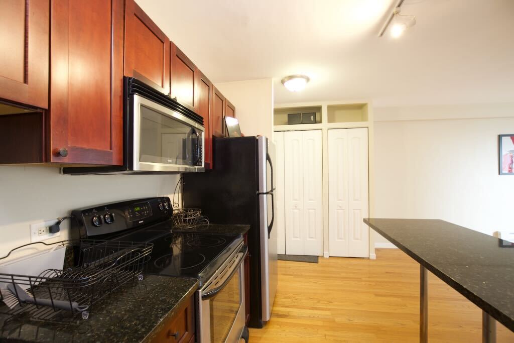 Building Photo - 4180 N Marine Dr