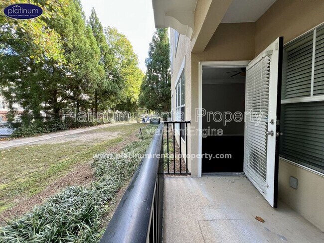 Building Photo - 1850 Cotillion Dr