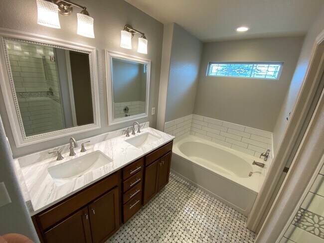 Mater Bath 3 - 9404 Gray CT