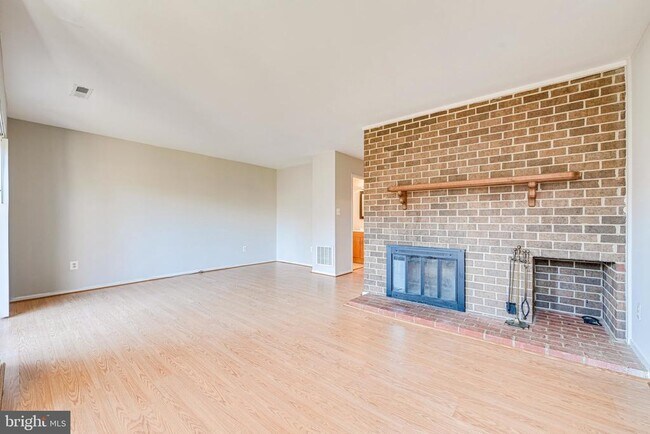 Building Photo - 1727 Cy Ct
