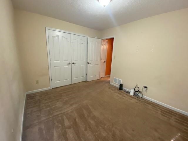 Building Photo - 6098 Ravenwood Lake Dr E