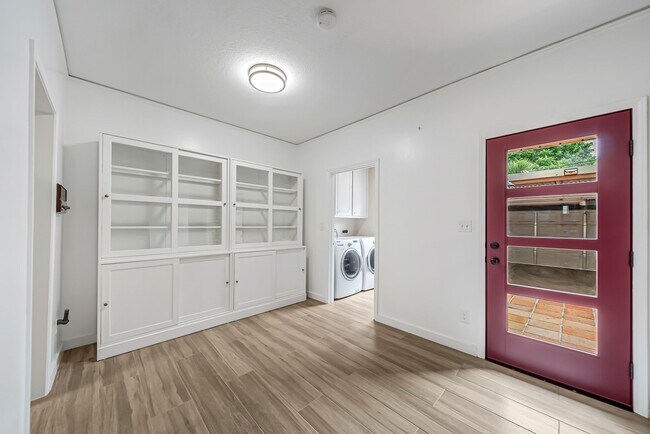 Building Photo - 10732 Briar Forest Dr