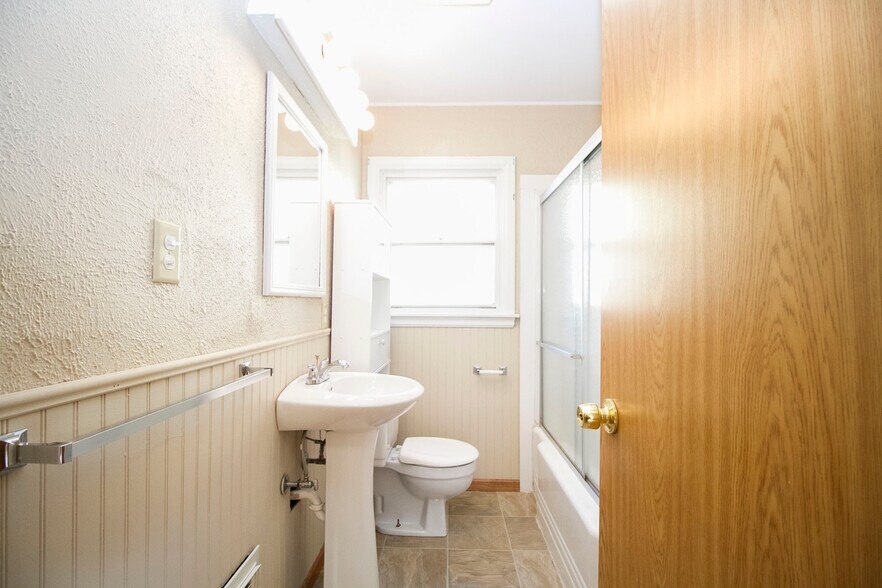 Building Photo - 2909 123rd St