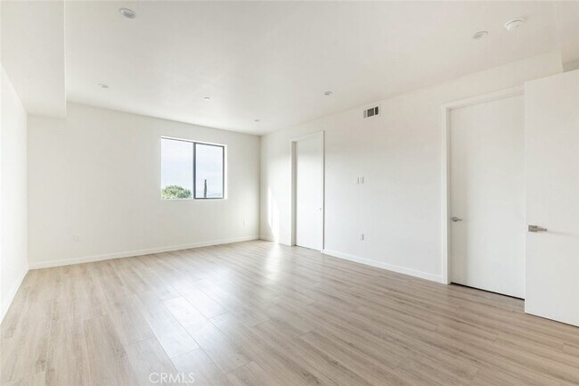 Building Photo - 7341 Valmont St